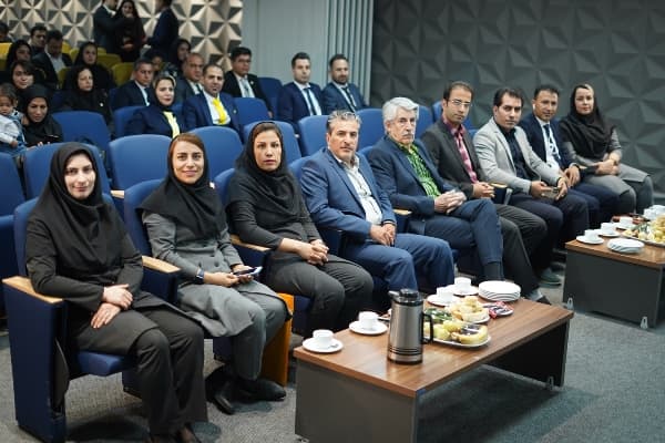 گردهمایی نمایندگان برتر بیمه عمر