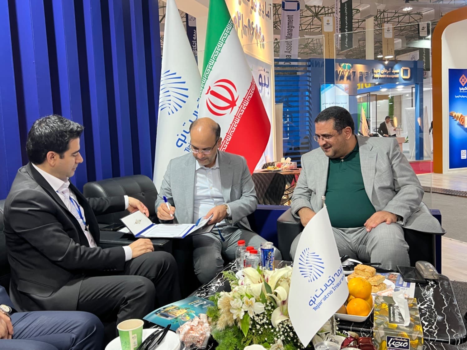 مراسم امضای تفاهم‌نامه اتکایی میان شرکت‌های بیمه